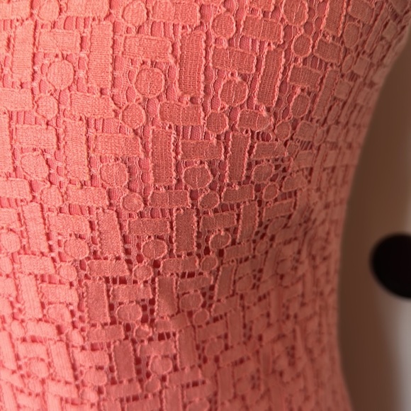 Coral pink lace eyelet fitted midi dress with cap sleeves - Picture 2 of 9